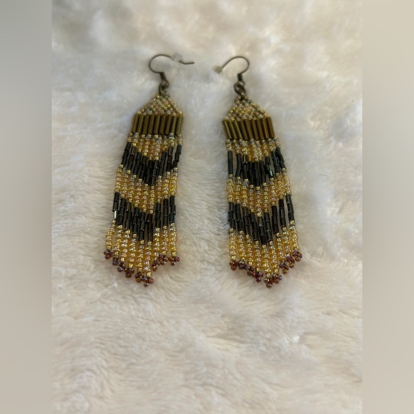 Womens Handmade Beaded Dangle Earrings - Picture 5 of 9